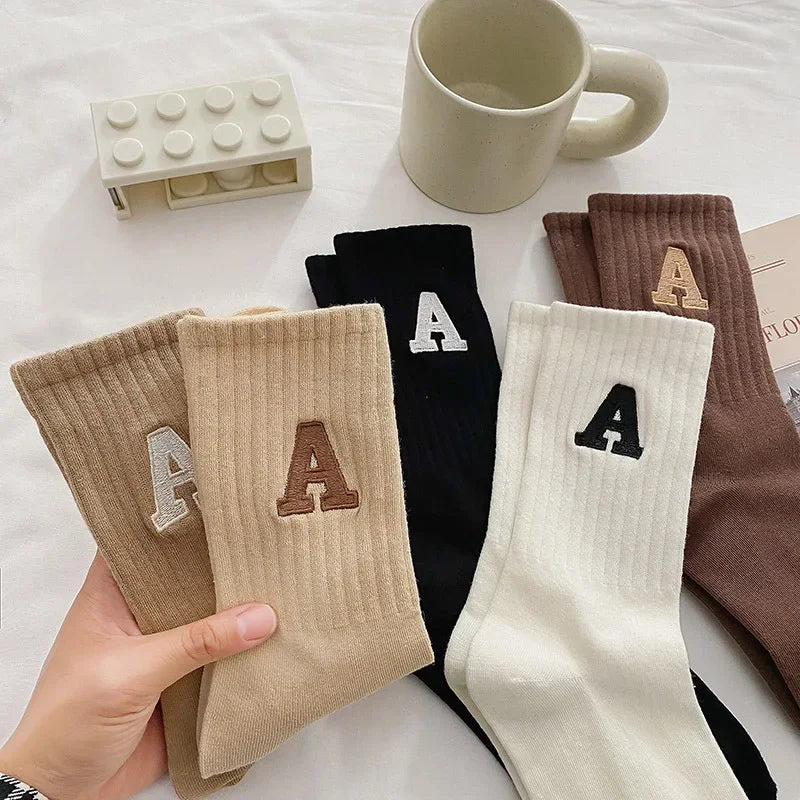 Affrontez l’Hiver avec Élégance et Confort grâce aux Chaussettes Chaudes Kawaii
