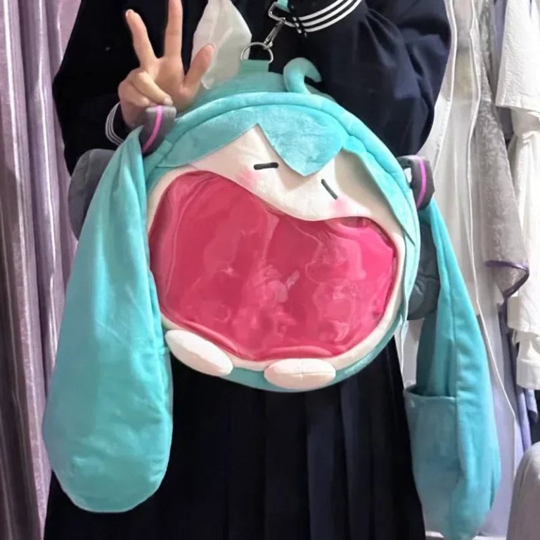 Succombez au Style Kawaii avec le Sac à Dos Hatsune Miku en Peluche