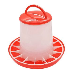 Révolutionnez l’Alimentation de Vos Volailles avec ce Seau Astucieux et Durable