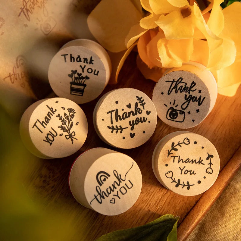 Transformez Vos Créations DIY avec des Tampons en Bois "Thank You" Exceptionnels