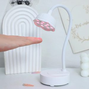 Découvrez la révolution de la manucure avec une lampe LED innovante