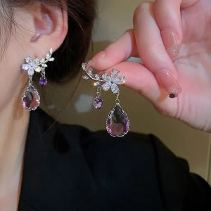Élégance intemporelle : Sublimez votre style avec des boucles d'oreilles uniques