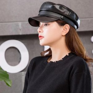 Redéfinissez Votre Style avec Élégance et Robustesse : La Casquette Militaire en Cuir PU