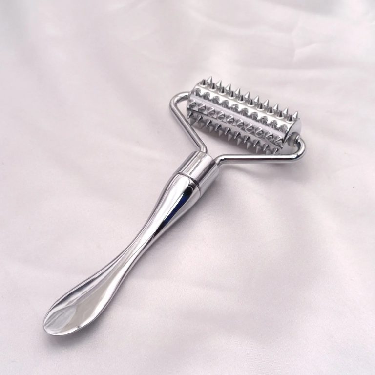 Découvrez Comment Un Rouleau de Massage Visage en Acier Inoxydable Peut Révolutionner Votre Routine Beauté