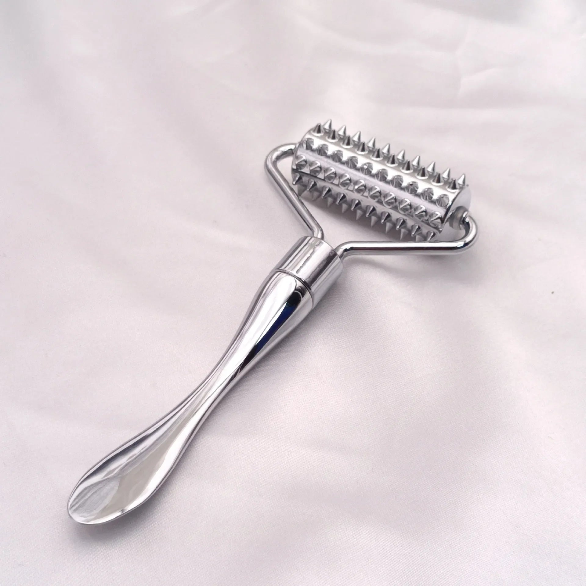 Découvrez Comment Un Rouleau de Massage Visage en Acier Inoxydable Peut Révolutionner Votre Routine Beauté