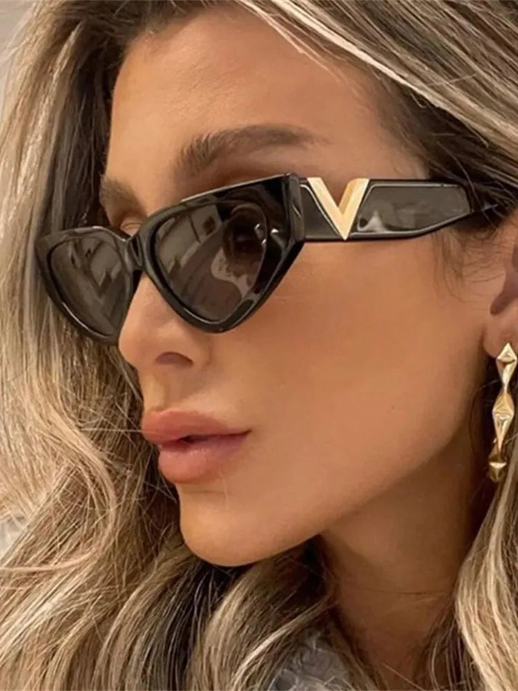 Élégance Réinventée : Adoptez le Look Sophistiqué de Ces Lunettes de Soleil Cat Eye de Luxe