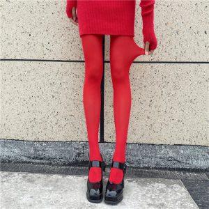 Redécouvrez l’élégance intemporelle avec des collants en velours de soie anti-accroc