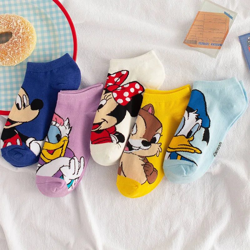 Des Pas Magiques avec ces Chaussettes Bateau à l'Esprit Disney