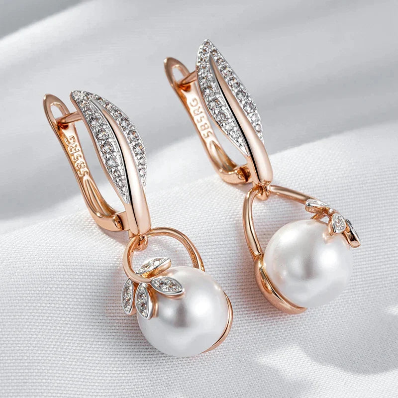 Redécouvrez l’Élégance avec ces Boucles d’Oreilles en Or Rose et Zircons