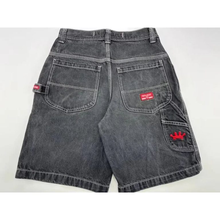 Osez le style rétro et décontracté avec le denim Y2K pour hommes