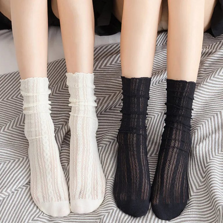 Révélez Votre Style Estival avec Élégance : Découvrez les Chaussettes en Maille Dentelle Sexy