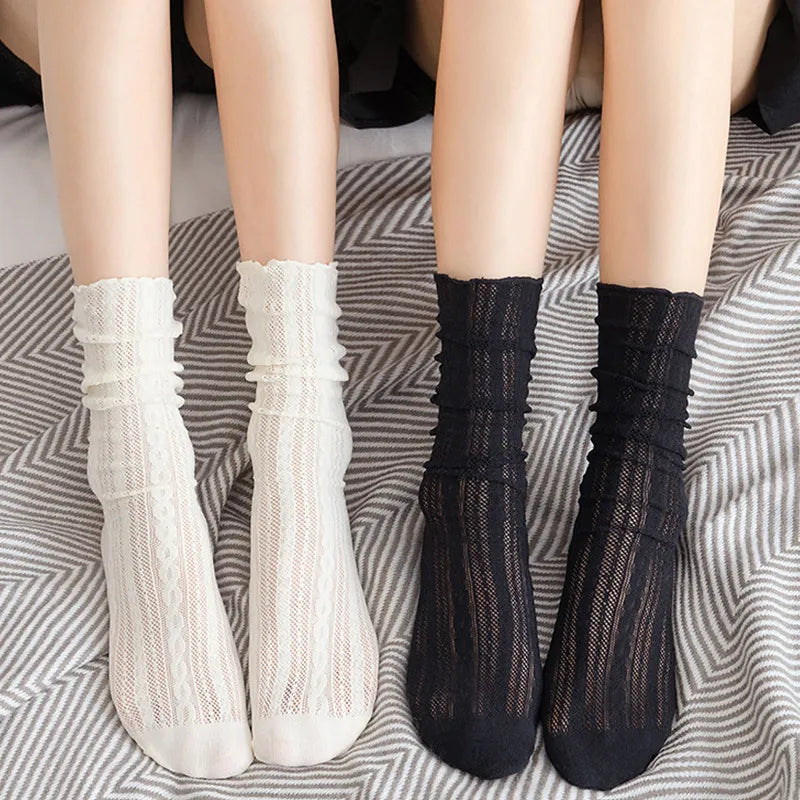 Révélez Votre Style Estival avec Élégance : Découvrez les Chaussettes en Maille Dentelle Sexy
