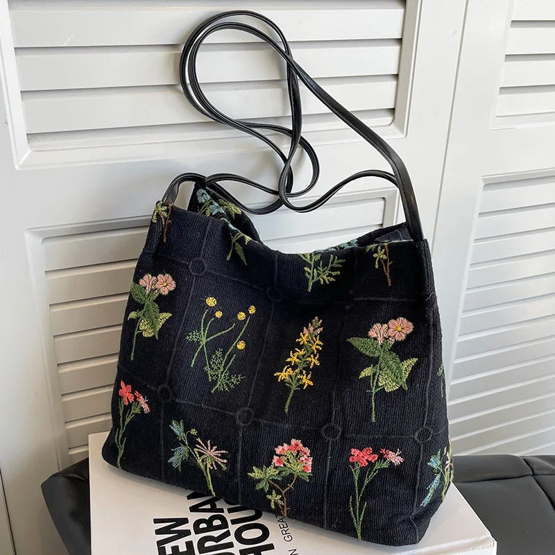 Révélez votre style avec raffinement et praticité grâce au sac tote brodé femme vintage