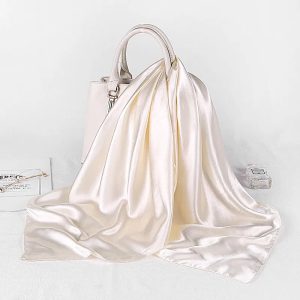 L’Élégance Réinventée : Sublimez Votre Style avec le Foulard Hijab en Satin de Soie