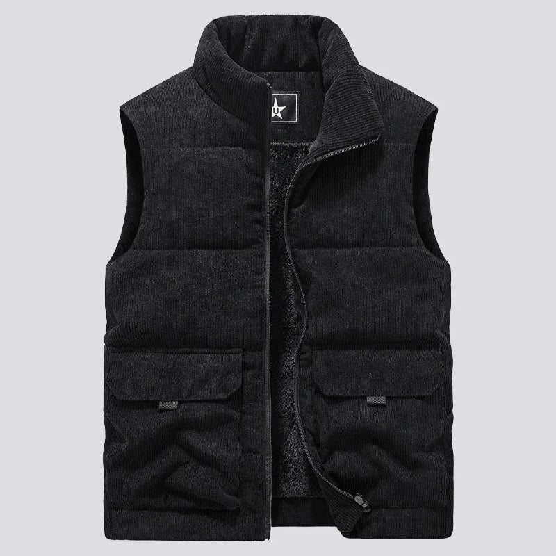 Découvrez le Gilet sans Manches en Laine pour Homme : l’alliance subtile entre style moderne et chaleur inégalée