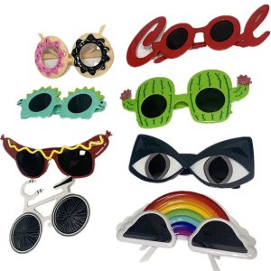 Lunettes de fête en forme de cœur : L'accessoire festif incontournable pour des célébrations inoubliables