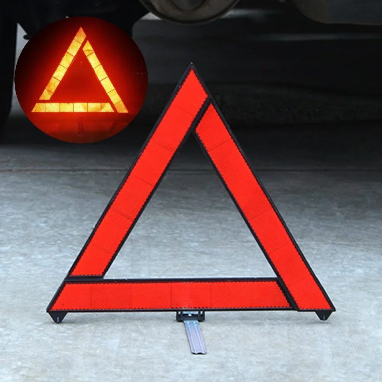 Roulez en toute sécurité grâce à ce panneau de signalisation d'urgence pliable innovant