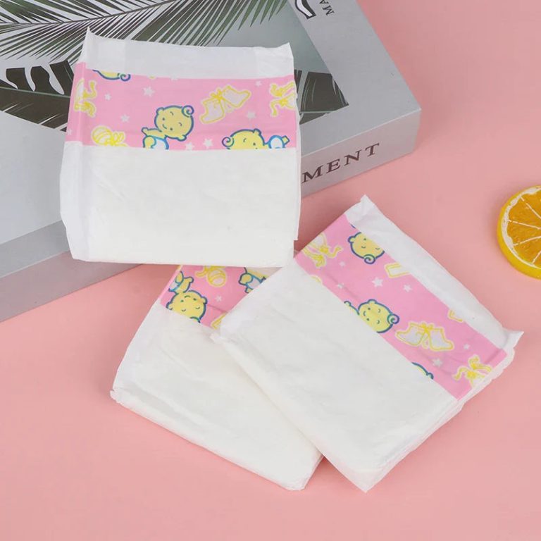 Un confort sur-mesure pour vos poupées : L'ensemble 3 Pantalons Couches Bébé 43cm qui fait la différence