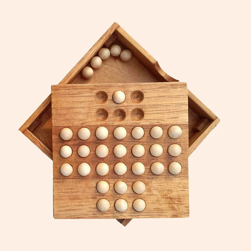 Révélez Votre Stratège Intérieur avec le Jeu de Solitaire en Bois Classique