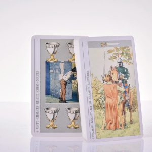 Plongez dans l'univers mystique des cartes de tarot modernes : un outil polyvalent pour l'âme et l'esprit