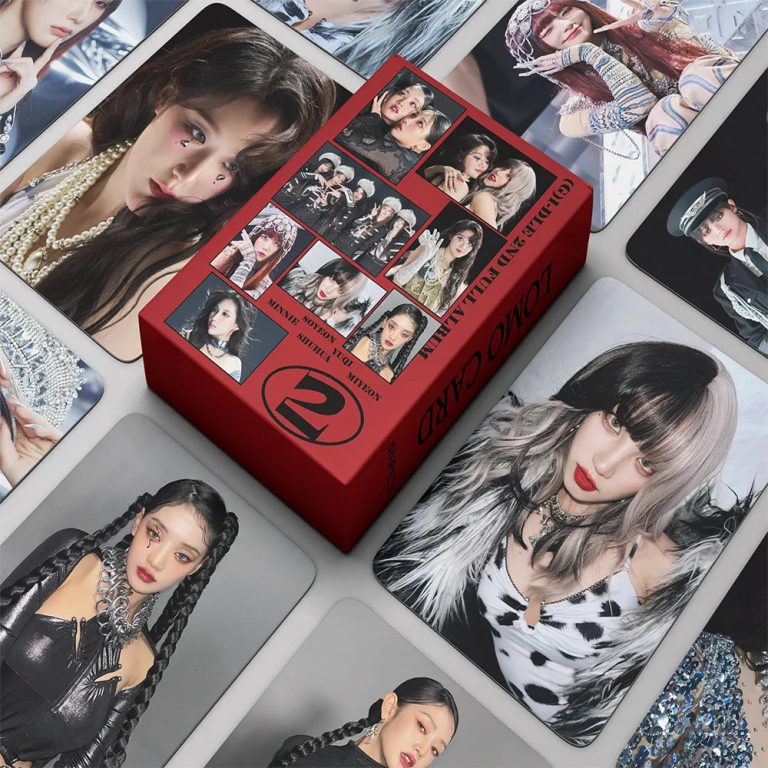 Découvrez l’univers captivant de (G)I-DLE à travers les Cartes Lomo INEVER DIE