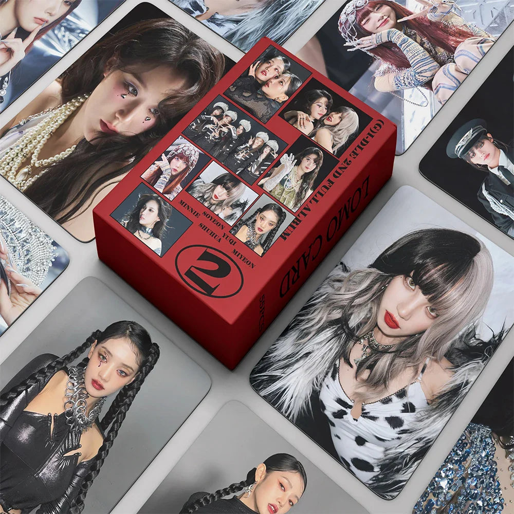 Découvrez l’univers captivant de (G)I-DLE à travers les Cartes Lomo INEVER DIE