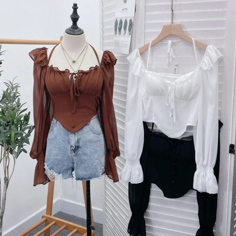 Raffinement et féminité : L'élégance révélée par la blouse en dentelle