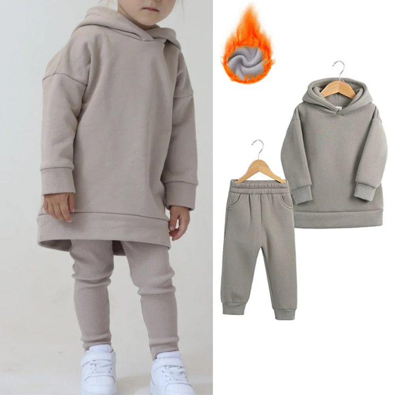 Réinventer le Confort en Hiver : Un Ensemble Polaire Enfants qui Allie Style et Praticité