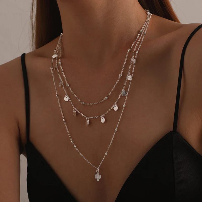 Sublimez Votre Style avec un Choker en Argent Sterling aux Trois Couches