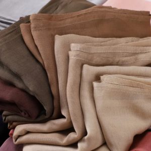 L'élégance intemporelle : Sublimez votre style avec l’écharpe hijab en coton de qualité supérieure