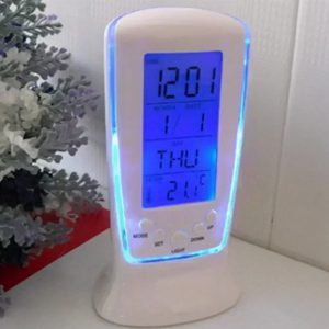 Modernisez Votre Intérieur avec une Horloge Murale LED Élégante et Innovante