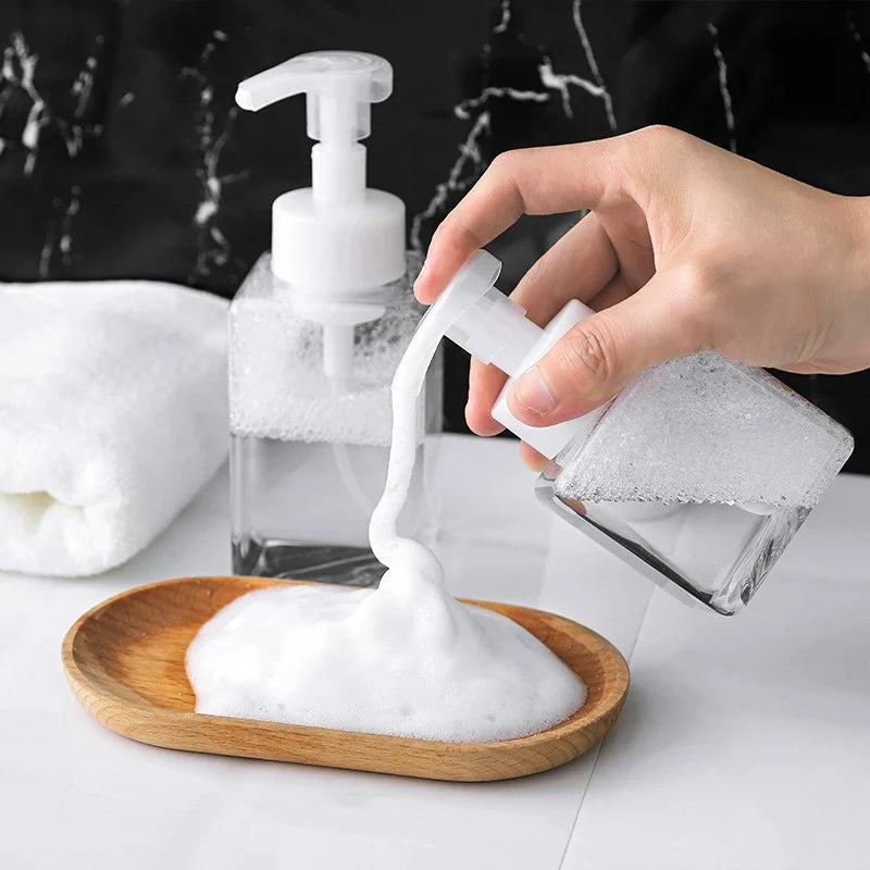 Hygiène Moderne en Mouvement : Le Distributeur de Mousse Révolutionnaire pour Salle de Bain et Voyage