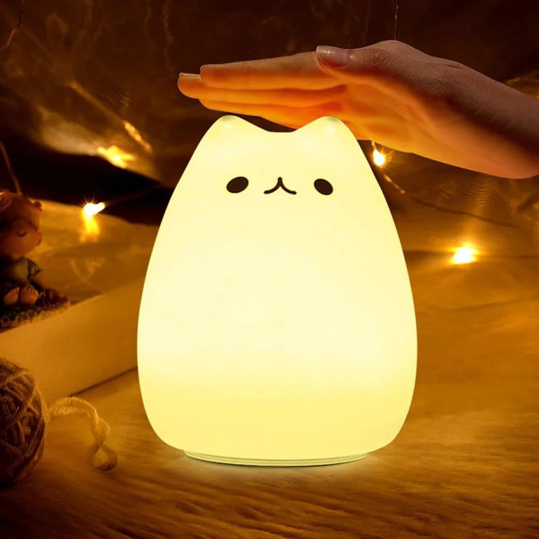 Des Nuits Enchantées pour Vos Enfants : Découvrez la Veilleuse LED Chat Multicolore