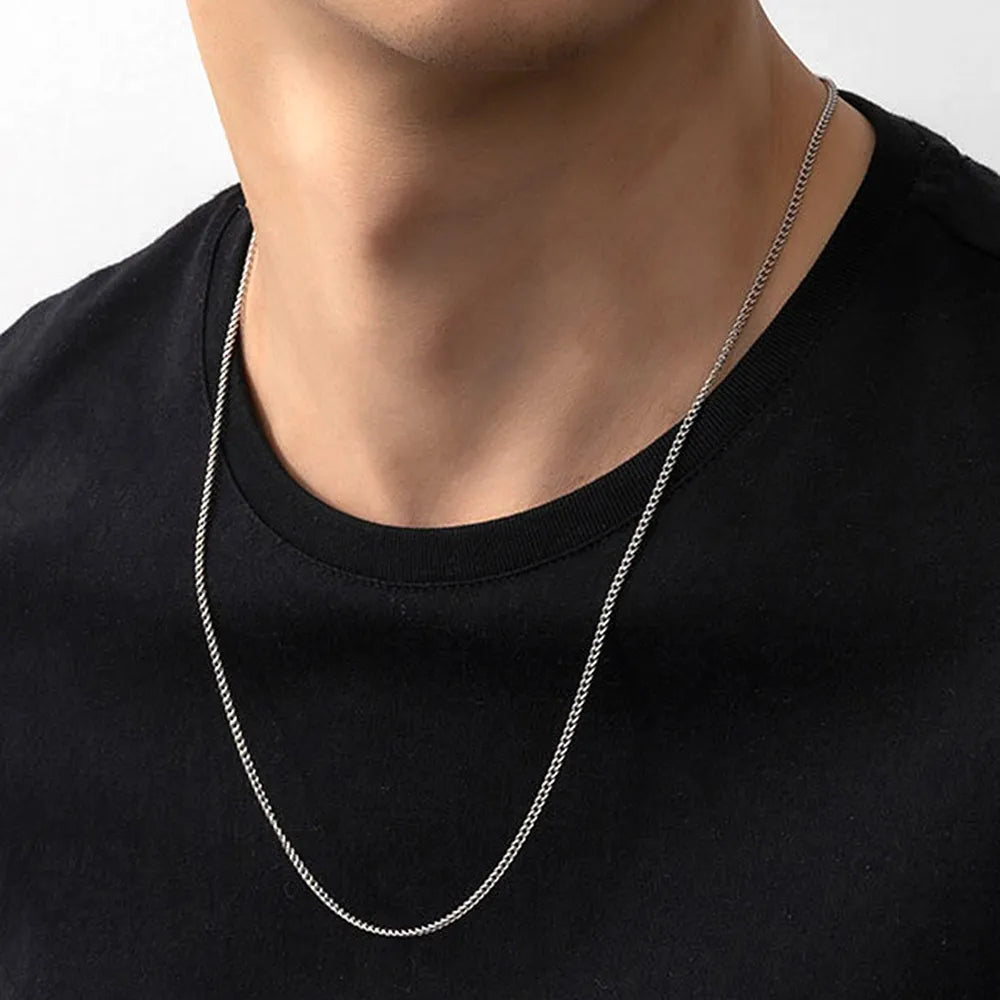 L'élégance moderne pour hommes : Un collier en acier inoxydable or DIY qui réinvente le style