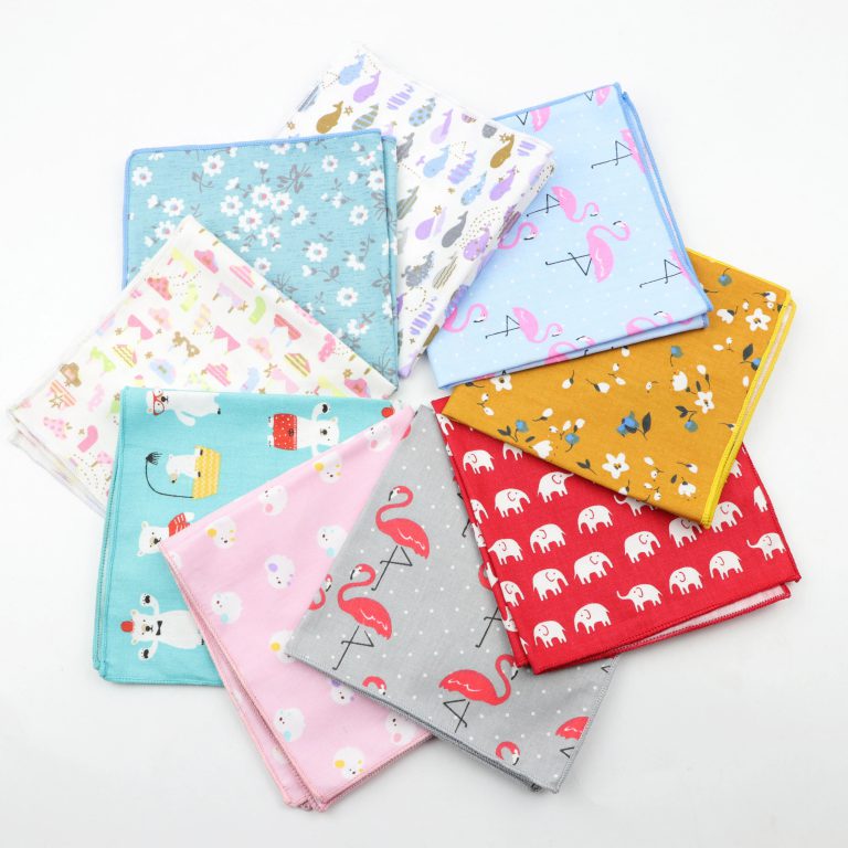 Mouchoirs en Coton Vintage pour Petits Explorateurs : Un Accessoire à la Fois Pratique et Plein de Charme