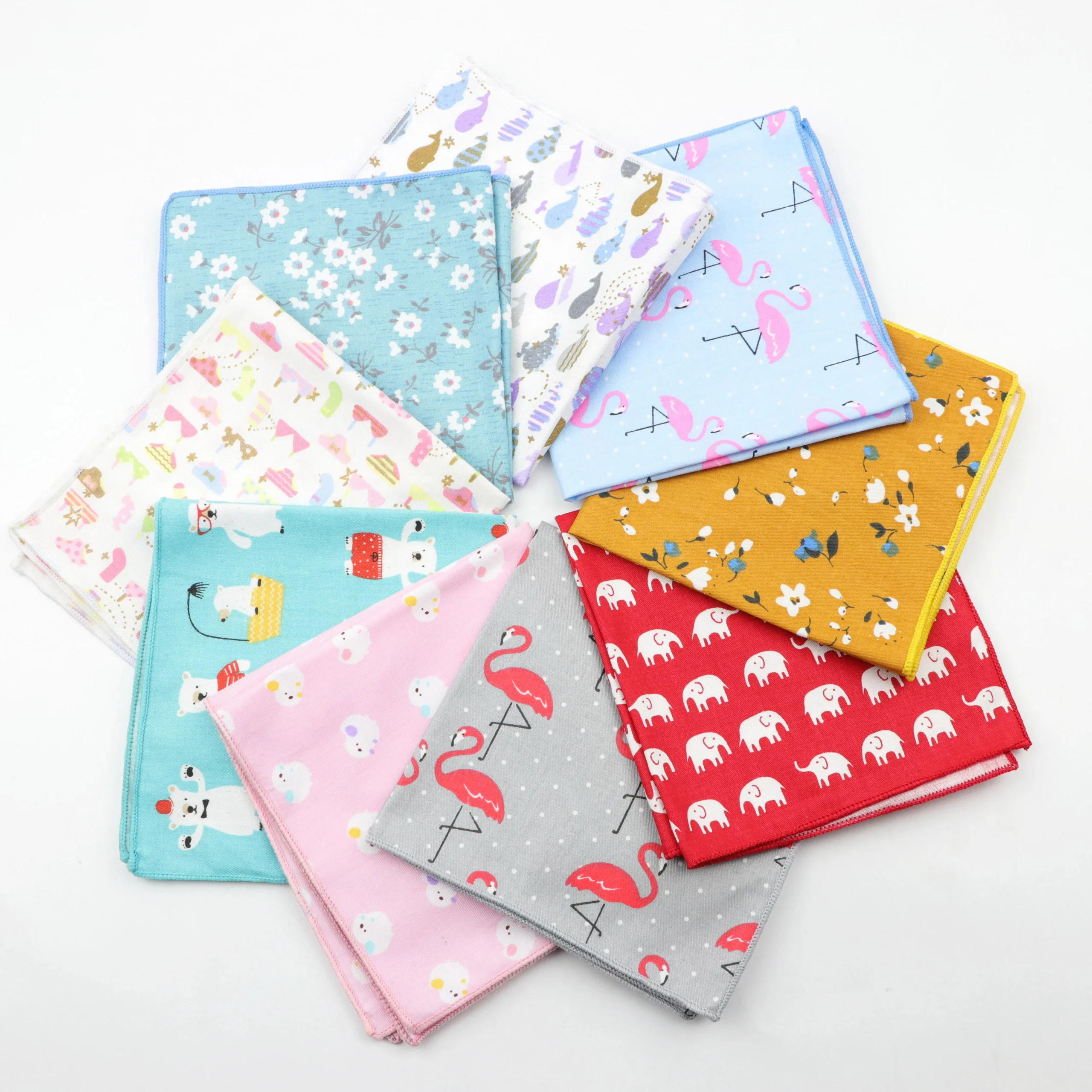 Mouchoirs en Coton Vintage pour Petits Explorateurs : Un Accessoire à la Fois Pratique et Plein de Charme