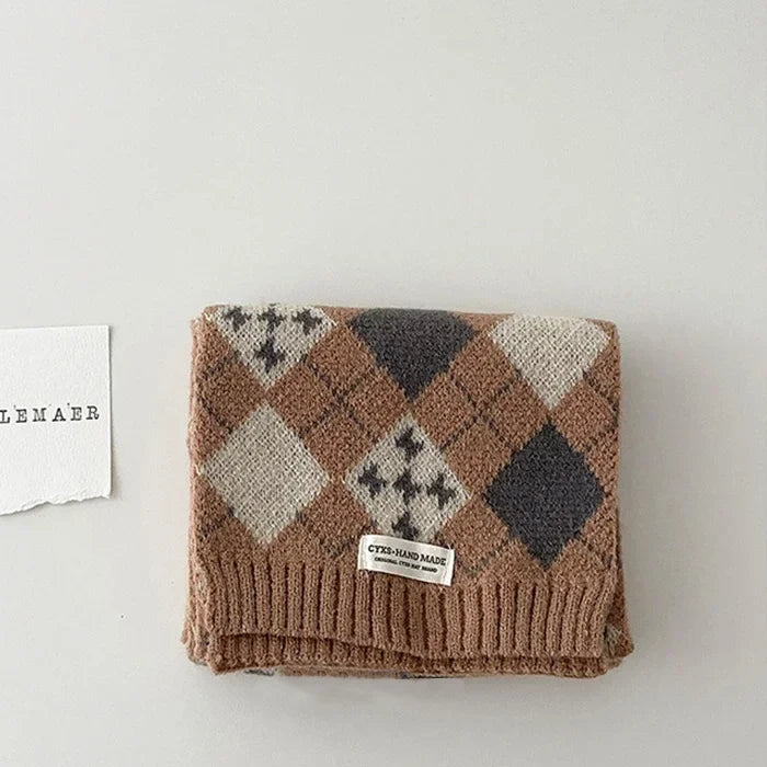 Foulards à Carreaux pour Enfants : L'alliance parfaite du Style et du Confort