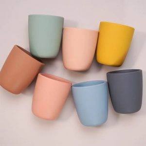 Un compagnon sécurisé pour l'autonomie des tout-petits : l'innovation du gobelet en silicone anti-brûlure
