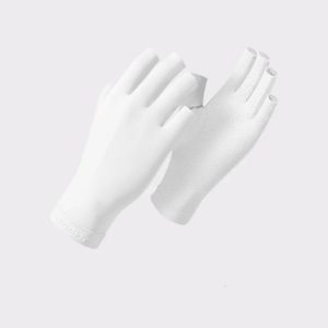 Protégez Vos Mains et Sublimez Votre Nail Art en Toute Sécurité