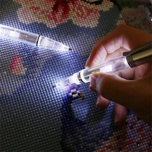 Lumière & Créativité : Redécouvrez l’Art du DIY avec le Stylo LED Peinture Diamant