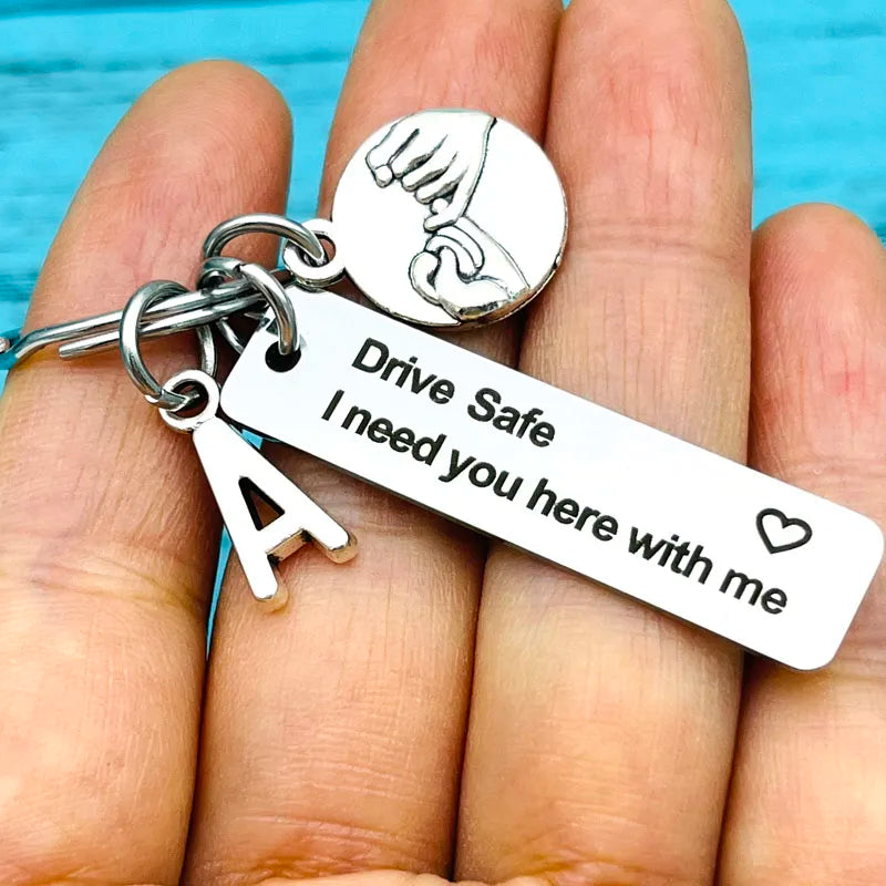 Tendance et Praticité : Le Porte-Clé Personnalisé qui Sublime l'Univers des Nouveaux Conducteurs