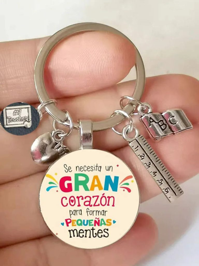 Révélez votre reconnaissance avec élégance : le porte-clés "Merci Professeur"