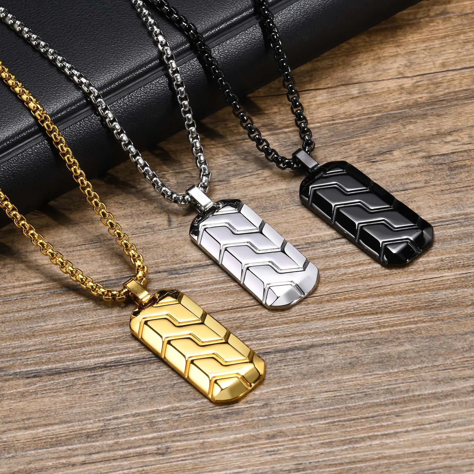 Affirmez Votre Personnalité : Le Collier Vnox Cool Tire Pattern pour un Style Punk Inégalé