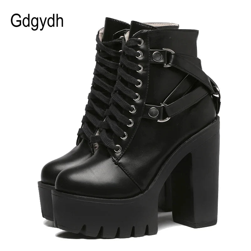 Osez un look audacieux et raffiné avec les bottines Gdgydh
