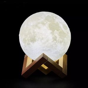 Illuminez vos soirées avec la magie de la Lune : la veilleuse tactile 3D qui change tout