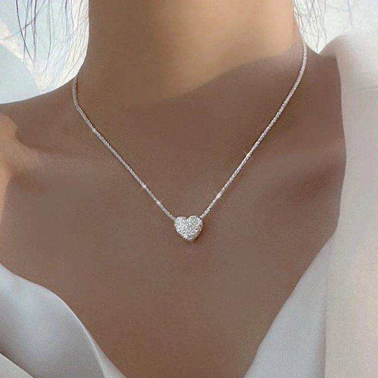 Élégance intemporelle : Le Collier Love en Argent Sterling 925 au Cœur Martelé