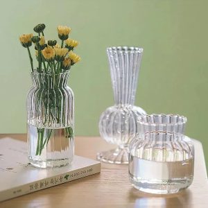 Un Vase en Verre Nordique pour Subtiliser Votre Intérieur avec Élégance Contemporaine