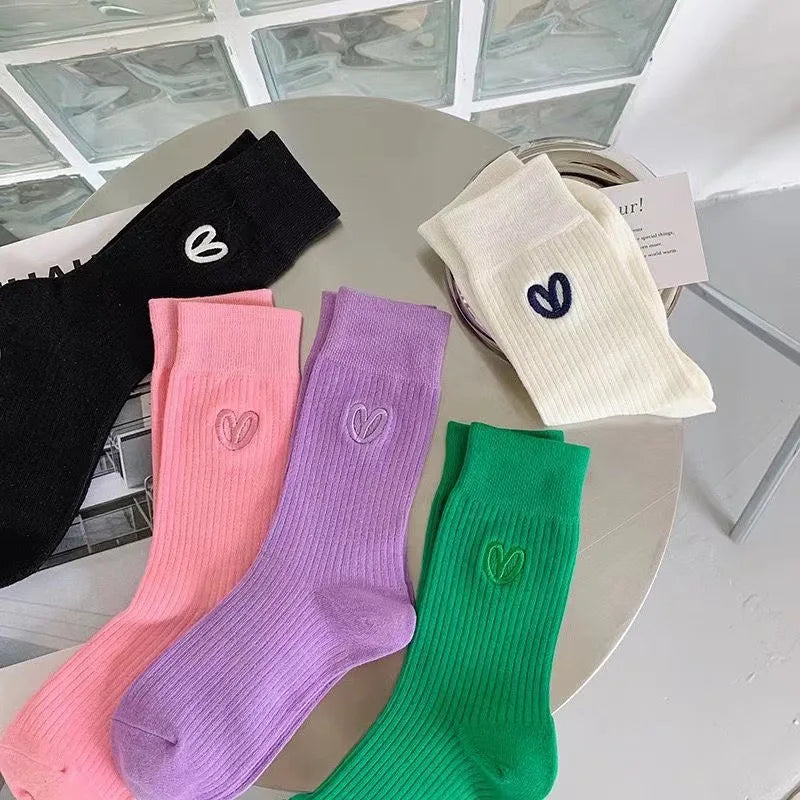 Éveillez Votre Style Printanier avec Ces Chaussettes en Coton d’Exception