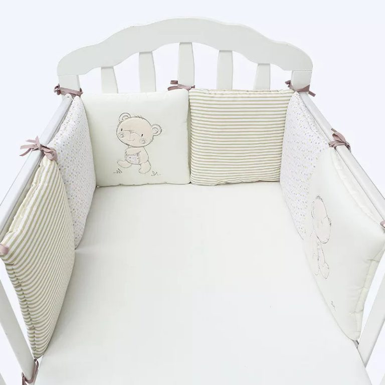 Offrez à Bébé une Protection Confortable et Stylée avec Ces Coussins Pare-Chocs en Coton