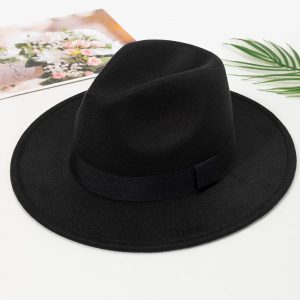 Élégance Automnale : Le Chapeau à Larges Bords en Laine qui Redéfinit Votre Style